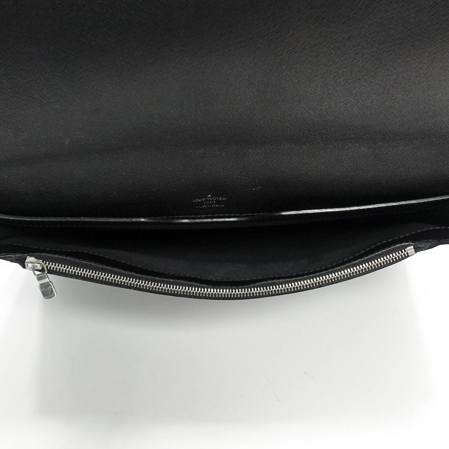 Louis Vuitton Taiga Minuto Portfolio