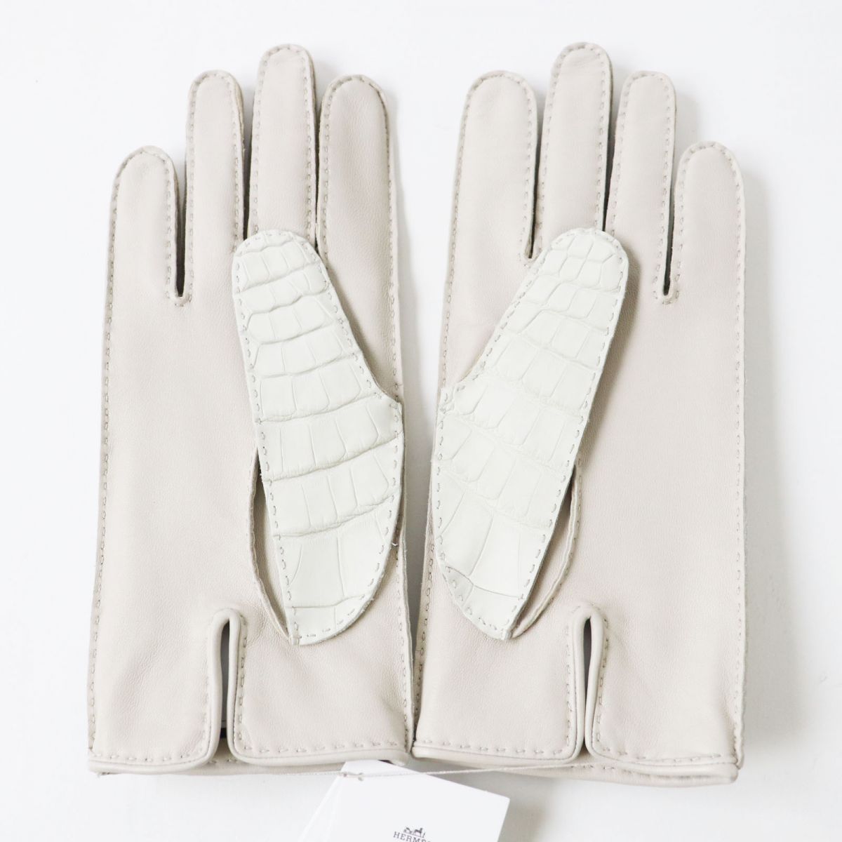 HERMES gloves Image reference Light gray x Silver Metal Women