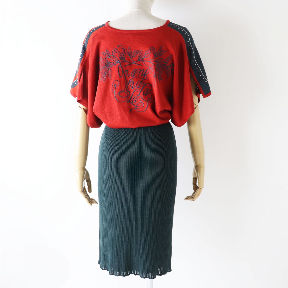 HERMES one piece Outer: 100% silk, Outer: 57% silk, Outer: 43% cotton, Part: 50% silk, Part: 38% cotton, Part: 9% polyamide, 3% elastane Red x dark green type Women 34