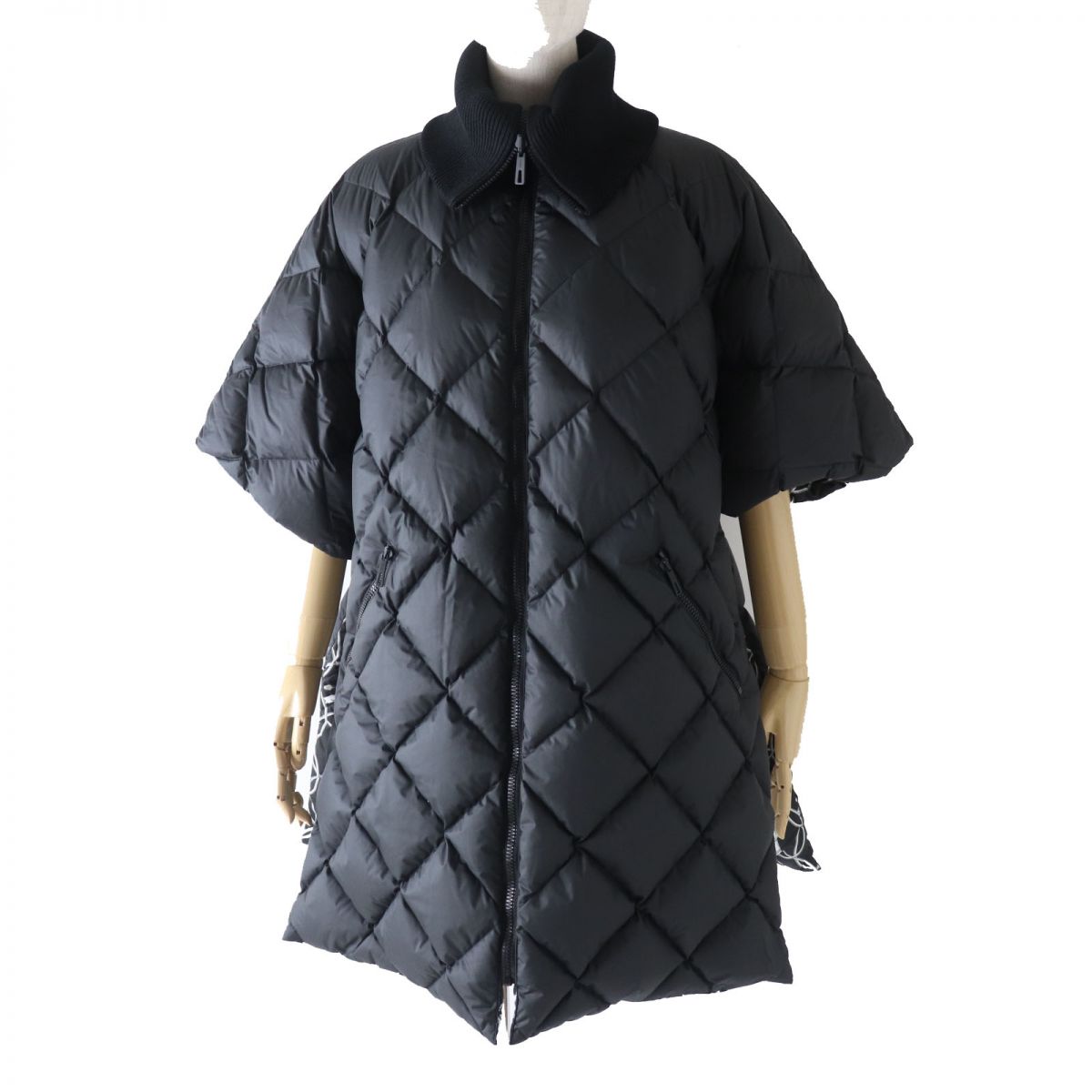 HERMES Down jacket Outer: 100% polyester, Part: 100% virgin wool, Lining: 100% polyester, Filling: 90% down, Filling: 10% feather, Padding: 100% polyester NOIR (Black x White)<br>La Promenade du Matin / Morning Walk Women 34