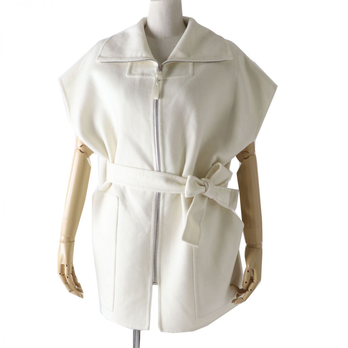 HERMES Vest Image reference white Women