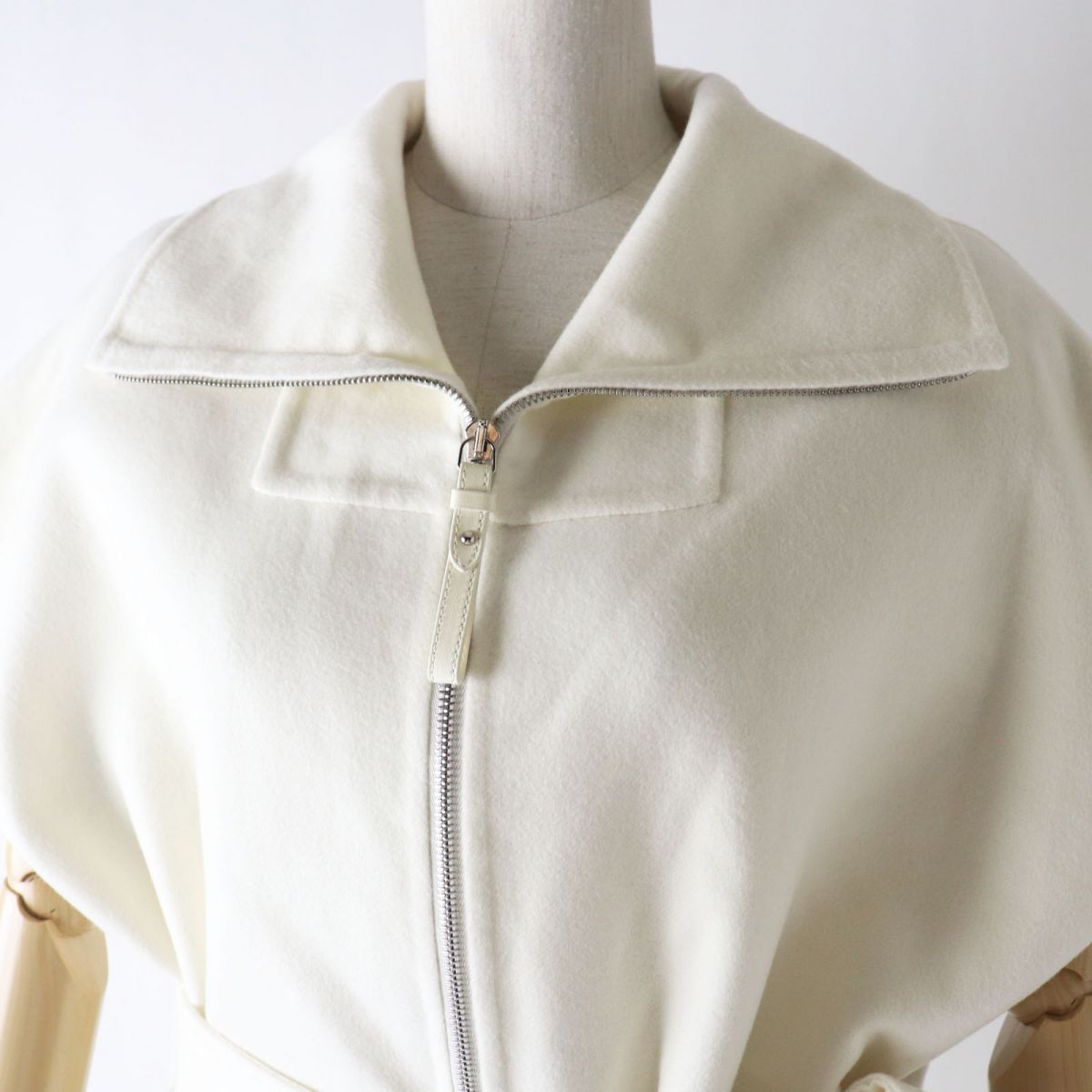 HERMES Vest Image reference white Women