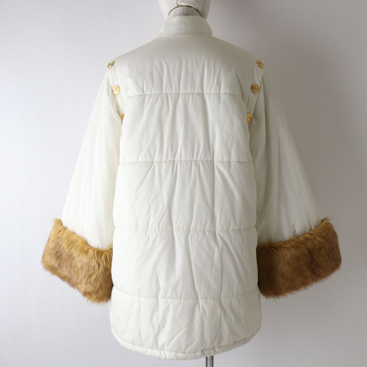 GUCCI coat Outer: 100% nylon, Fur: 100% acrylic, Lining: 68% rayon, Lining: 32% silk, Lining: 100% polyester white Women 38