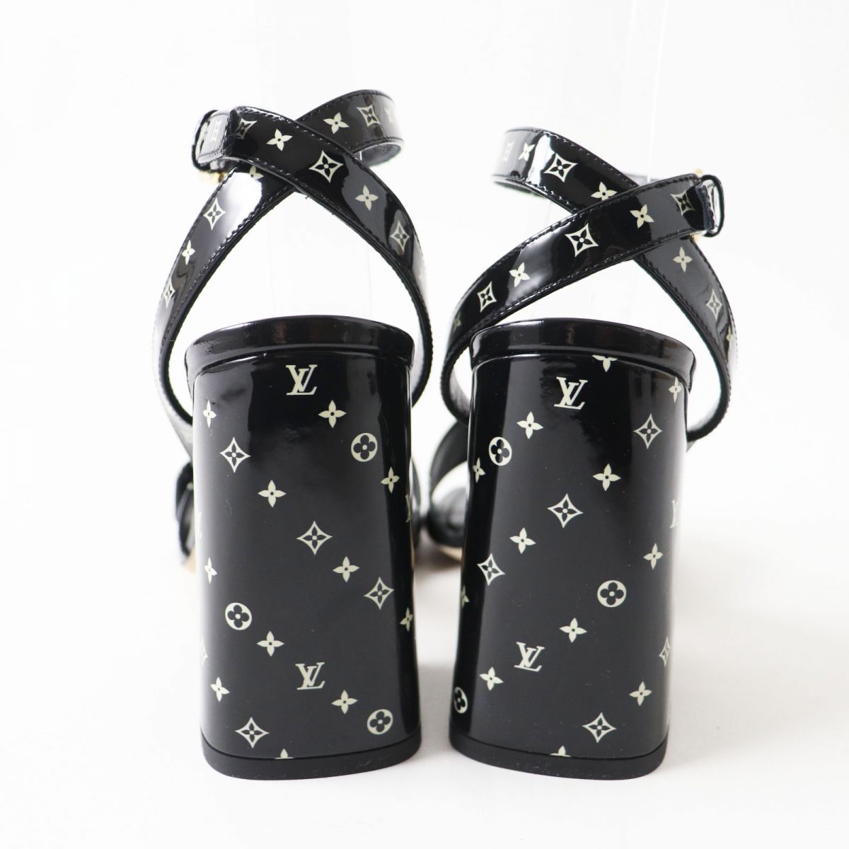LOUIS VUITTON Sandals Main: Patent leather Black x Light Beige (Monogram Pattern) Women 36.5