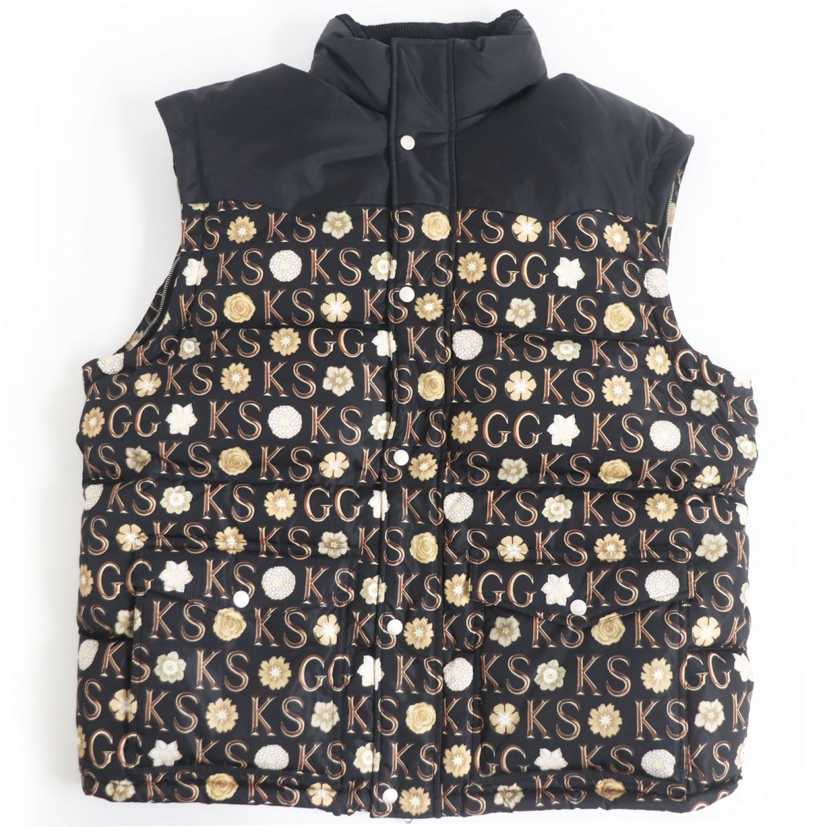 GUCCI Down vest Outer: 100% nylon, Part: 100% cotton, Lining: 100% nylon, Filling: 90% down, Filling: 10% feather Black type mens 50